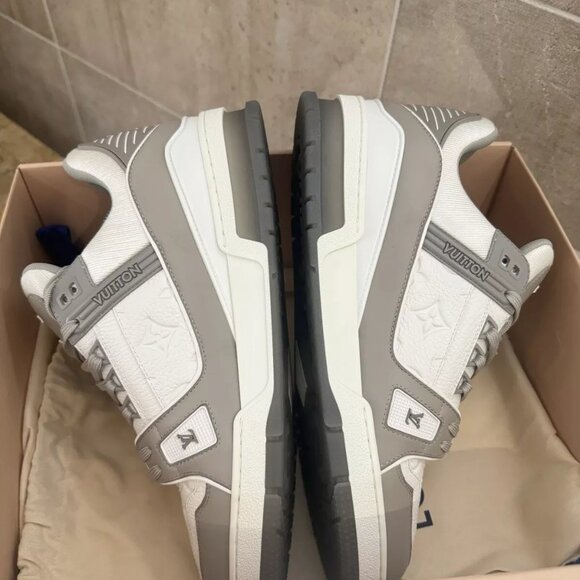 LOUIS VUITTON LV TRAINER VERY RARE 100% AUTHENTIC LV9 UK9 GREY - Picture 5 of 5